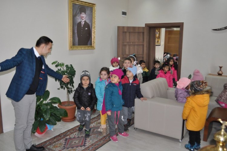 Minik &ouml;ğrenciler kaymakamı ziyaret etti