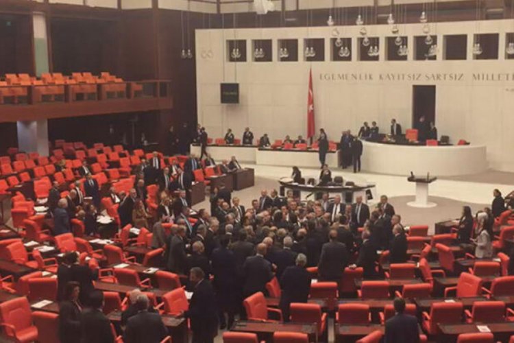 TBMM'de b&uuml;t&ccedil;e g&ouml;r&uuml;şmeleri sırasında gergin anlar