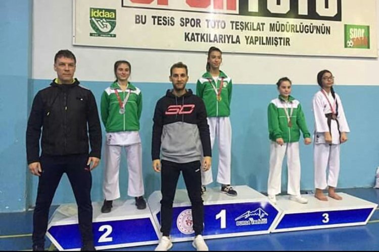 Bursa Mustafakemalpaşa Belediyesporlu karatecilerin başarısı s&uuml;r&uuml;yor