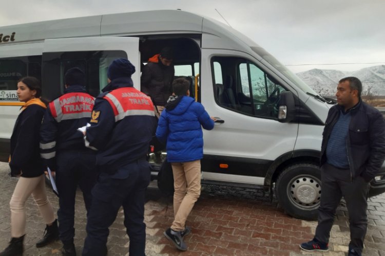 Servis ara&ccedil;larına sıkı denetim yapıldı