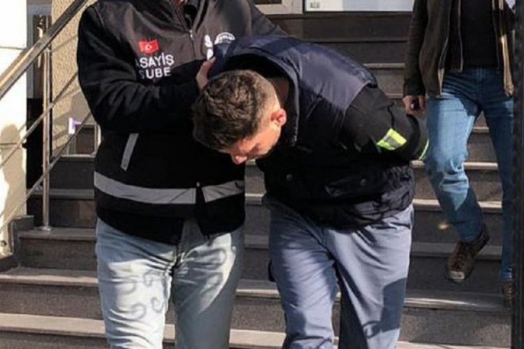 K&uuml;rtajı kabul etmeyen eski sevgilisini arkadaşına d&ouml;vd&uuml;rd&uuml;