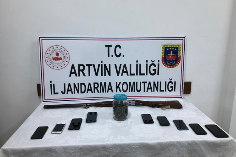 Uyuşturucu operasyonunda 12 ayrı adrese baskın yapıldı