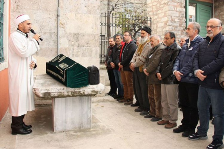 Eğitime bağışlanan kadavra 8 yıl sonra t&ouml;renle toprağa verildi