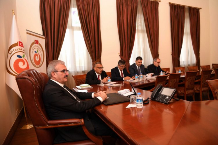 Vali Karaloğlu: "&Ccedil;evre korunmazsa insan yok olacak"