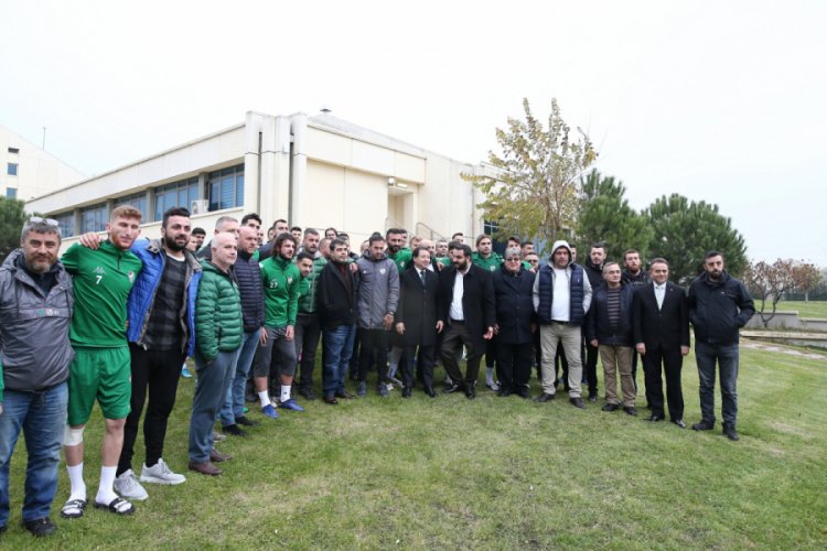 Bursaspor taraftarlarından "Bursa şehrine sahip &ccedil;ık" y&uuml;r&uuml;y&uuml;ş&uuml;