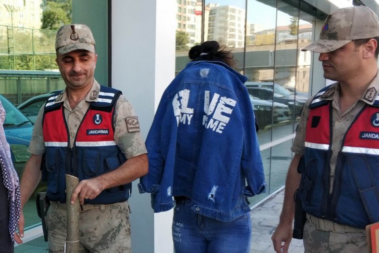 Amcasını &ouml;ld&uuml;ren gen&ccedil; kızın yargılanmasına başlandı