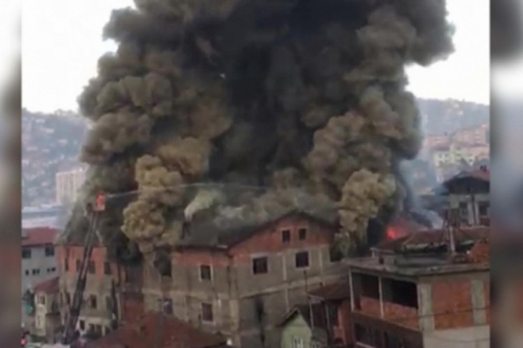 Zonguldak'tak yangın evlerin &ccedil;atısına sı&ccedil;radı!