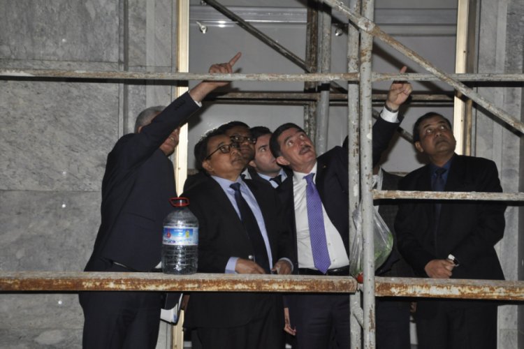 AK Parti'li &Ccedil;elebi, Bangladeşli bakana 15 Temmuz'u anlattı, Meclis'i gezdirdi