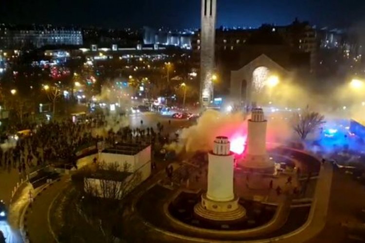 Paris'te Galatasaray taraftarına saldırı!