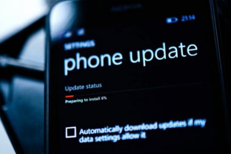 Microsoft mobil işletim sisteminin fişini resmen &ccedil;ekiyor