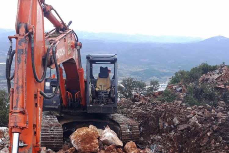 Ka&ccedil;ak kazı yaparken yakalandılar