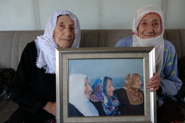 İkiz kalan nineler 89 yaşında