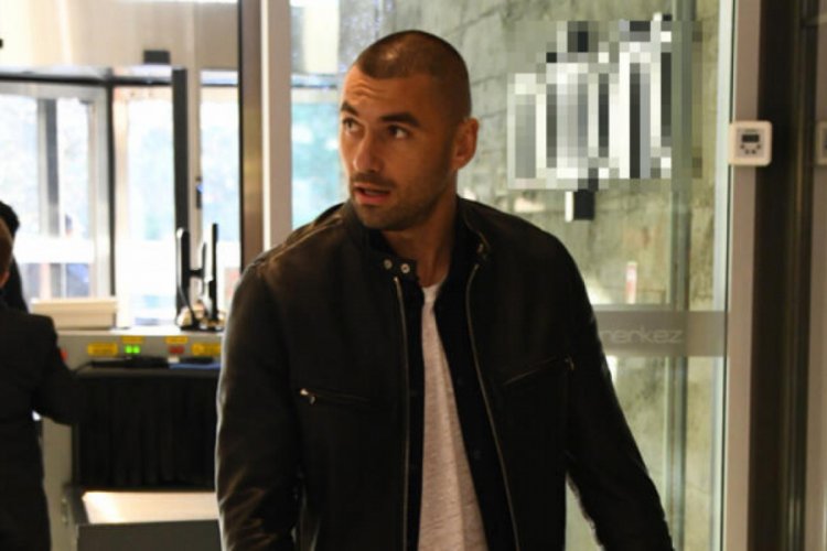 Burak Yılmaz kızlarıyla alışveriş yaptı