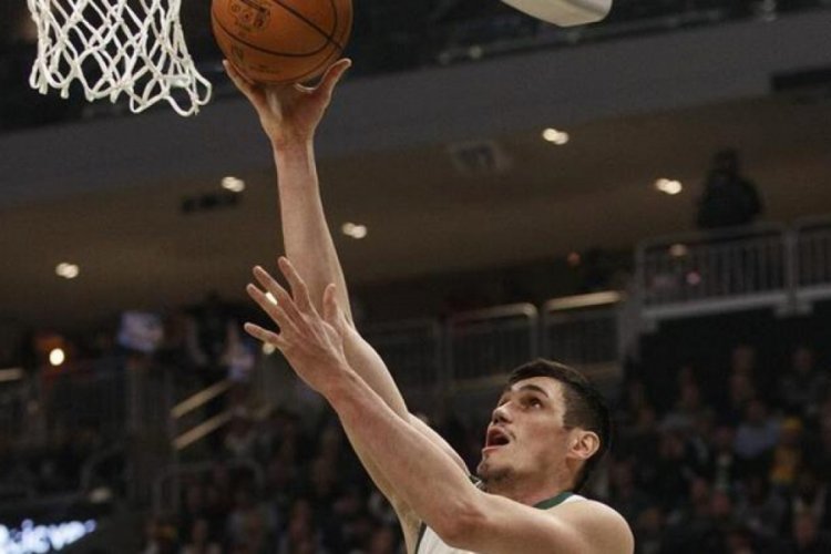 Ersan İlyasova'dan 18 sayı