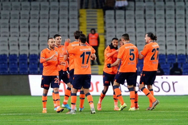 Besiktas Trabzonspor Ve Basaksehir In Muhtemel 11 Leri Bursada Bugun Bursa Bursa Haber Bursa Haberi Bursa Haberleri Bursa