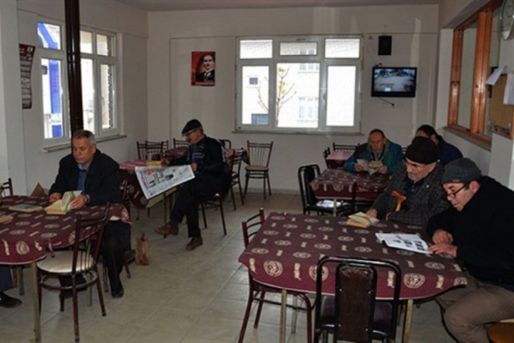Bursa'da bu mahallenin tamamı kitap okuyor