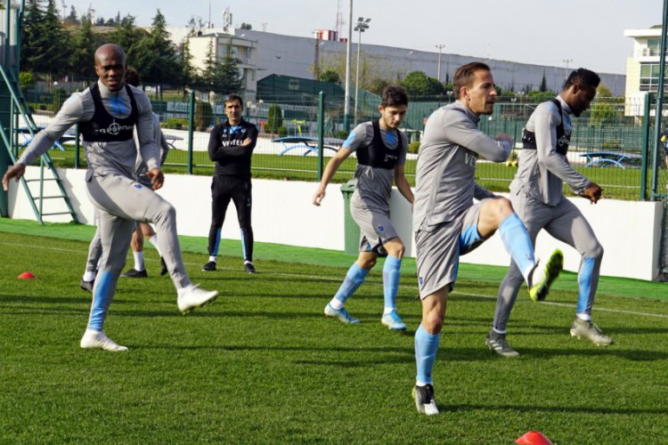Trabzonspor'da Basel'e g&ouml;t&uuml;r&uuml;lmeyen oyuncular dayanıklılık &ccedil;alıştı