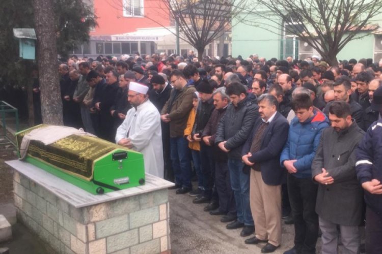 Bursa'da kamyonun altında can veren Yusuf &Ccedil;elik g&ouml;zyaşlarıyla uğurlandı