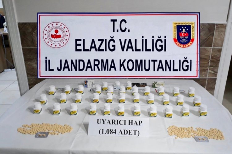 Durdurulan ara&ccedil;ta 1084 uyarıcı hap bulundu
