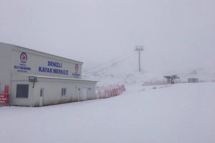 Kayak merkezi ziyaret&ccedil;ilerini bekliyor