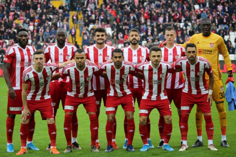 Sivasspor'da 4 futbolcu sarı kart sınırında