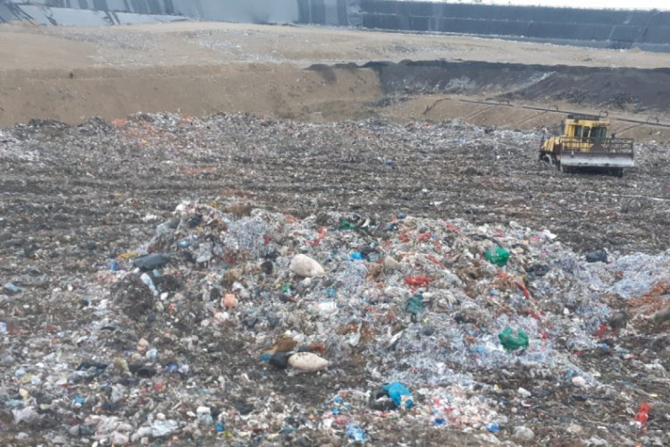 Belediyeye ait &ccedil;&ouml;p deposunda bebek cesedi bulundu