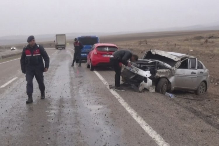Direksiyon hakimiyetini kaybedince takla attı