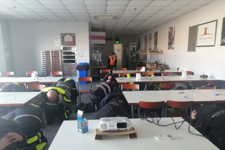 İşletmelerde deprem tatbikatı yapıldı