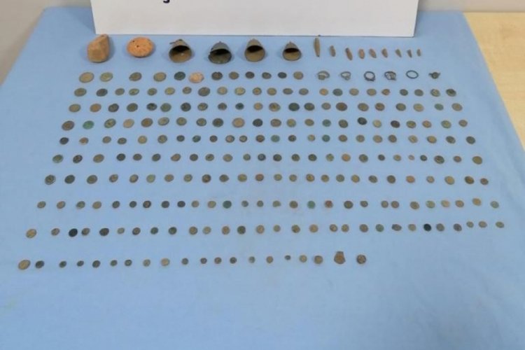 252 par&ccedil;a tarihi eser ele ge&ccedil;irildi