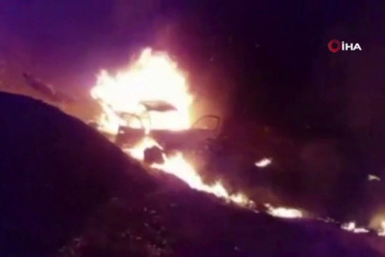 Petrol y&uuml;kl&uuml; pikap otob&uuml;sle &ccedil;arpıştı: 15 &ouml;l&uuml;