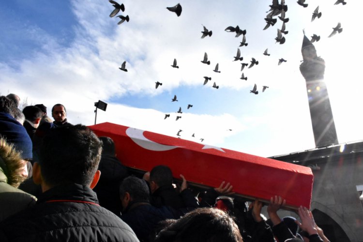 Hakim Kelkit, g&ouml;zyaşlarıyla son yolculuğuna uğurlandı