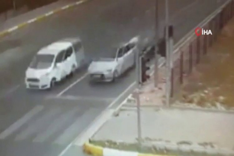 &Ouml;ld&uuml;r&uuml;len &Ccedil;inli kadının ka&ccedil;ırıldığı kazaya ait g&ouml;r&uuml;nt&uuml;ler ortaya &ccedil;ıktı
