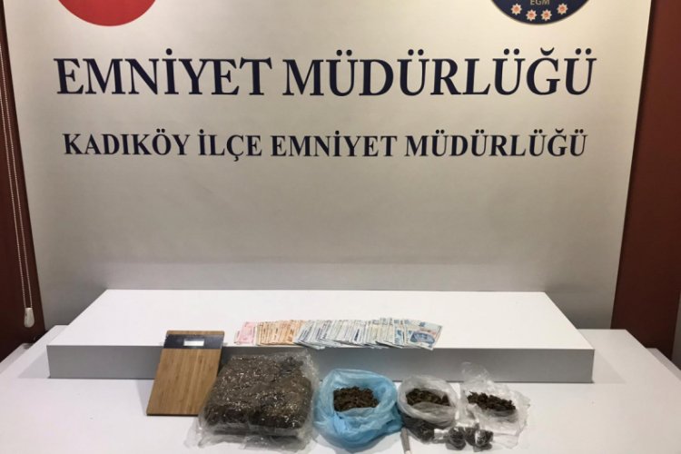 Uyuşturucu satıcıları su&ccedil;&uuml;st&uuml; yakalandı