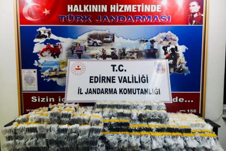 4 bin 250 ka&ccedil;ak cep telefonu ele ge&ccedil;irildi