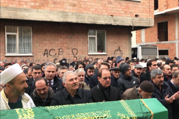 Aşık olduğu temizlik g&ouml;revlisi kadını başkasıyla evleneceği i&ccedil;in &ouml;ld&uuml;rm&uuml;ş