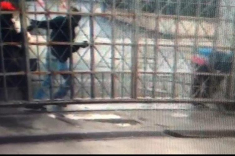 Anadolu Yakası'nın su&ccedil; makineleri yakalandı! 25 &ccedil;uval karabiber bile &ccedil;almışlar