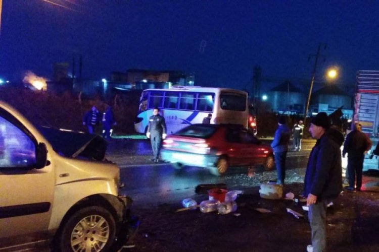Zincirleme trafik kazasında &ccedil;ok fazla sayıda yaralı var