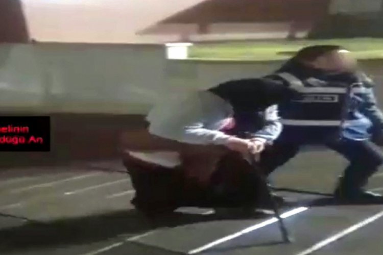 Ka&ccedil;arken tazı gibi koşan kadın cezaevine ise bastonla gitti