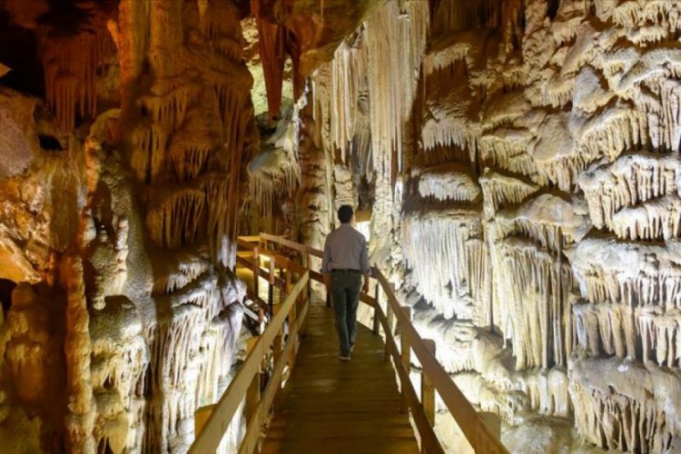 Karaca Mağarası'nda ziyaretçi sayısı 120 bini geçti