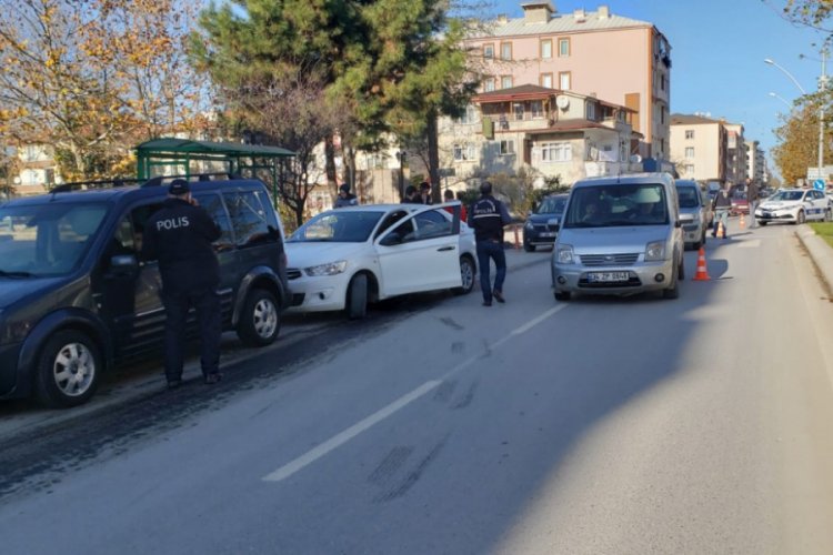 Uygulamada, 2 aranan şahıs yakalandı
