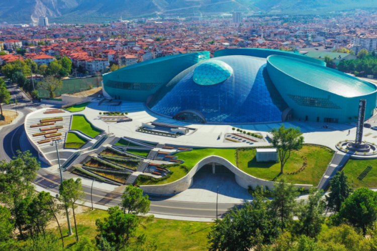 Gezegen evi &ouml;ğrencileri b&uuml;y&uuml;l&uuml;yor