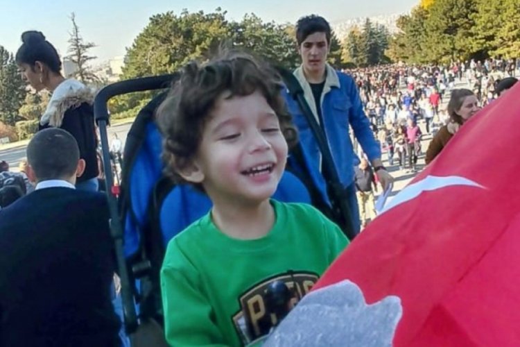 Kendi kendine İngilizce &ouml;ğrendi! Daha 3.5 yaşında...