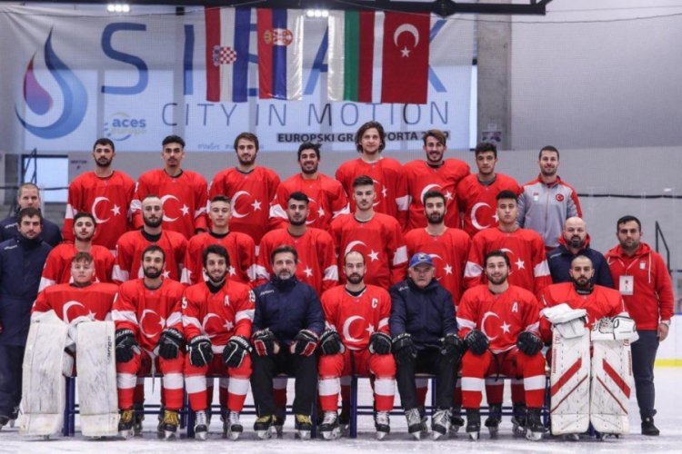 Buz hokeyinde İstiklal Marşı krizi!