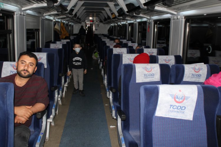 Elazığ'da duran 104 yolculu tren 10 saat sonra hareket etti