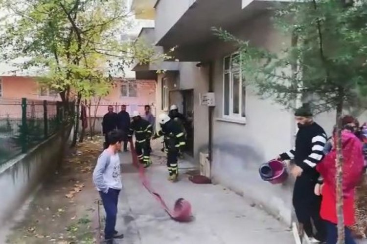 Bodrum katta &ccedil;ıkan yangın paniğe neden oldu