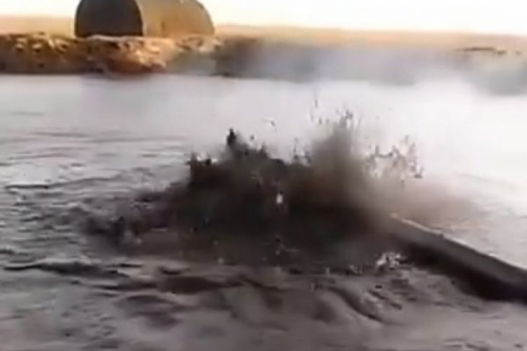 Deyrizor'un her yerinden petrol fışkırıyor