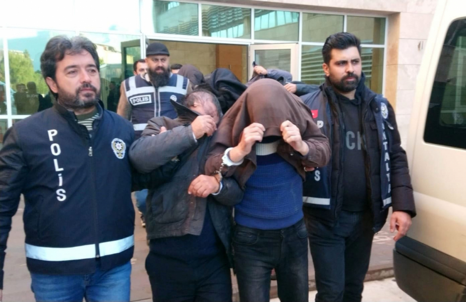 Elektrikli bisikletle fuhuş servisi yapanlar g&ouml;zaltında