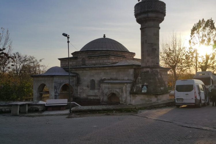Hırsızlar 590 yıllık camiye g&ouml;z dikti