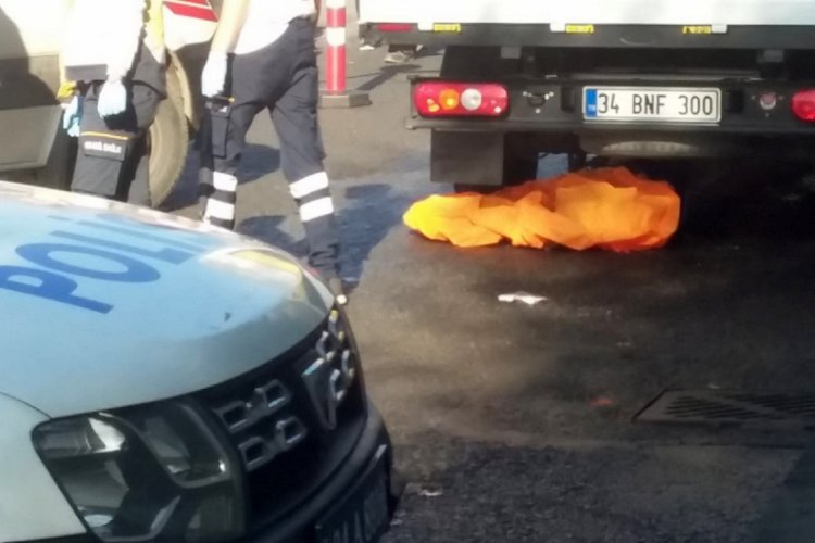 &Uuml;st ge&ccedil;idi kullanmadı, otomobil &ccedil;arptı