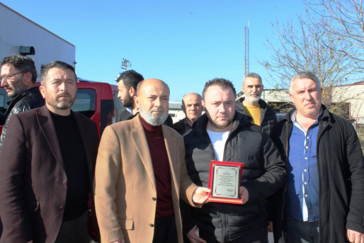Havale ge&ccedil;iren &ccedil;ocuğu hastaneye yetiştiren dolmuş s&uuml;r&uuml;c&uuml;s&uuml;ne &ouml;d&uuml;l